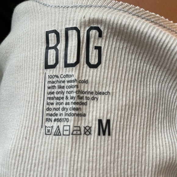 Urban Outfitters tan tank - Picture 2 of 3